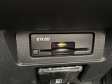 ETC2・0 ナビゲーションと連動モデル。充実したETC機能に加えて、ITSスポットとの高速、大容量、双方向の通信が可能で、次世代の運転支援サービスを受けることができます。