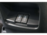 後部座席向けにもUSBソケットがついていますのでコードを繋げばスマートフォンなどの充電が出来ます!