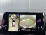 【アラウンドビューモニター】このように真上から見下ろしたような映像が映し出されるため駐車やバックが苦手な方でも安心して行うことが可能となります!!