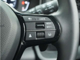 ◆アダプティブクルーズコントロール◆予め設定した車速内でクルマが自動的に加減速。前走車との適切な車間距離を維持しながら追従走行します。【LKAS】車線維持支援システムでステアリング操作を支援。