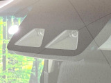 【スマートアシスト】走行中に前方の車両等を認識し、衝突しそうな時は警報とブレーキで衝突回避と被害軽減をアシスト。より安全にドライブをお楽しみいただけます。