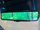 【デジタルインナーミラー】後席の大きな荷物や同乗者で後方が確認しづらい時でも安心!カメラが撮影した車両後方の映像をルームミラー内に表示。クリアな視界で状況の確認が可能です!