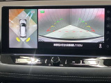 【アラウンドビューモニター】車を上から見下ろしているかのような映像で周囲の状況がひと目で確認、狭い駐車場に駐車するときも安心です♪