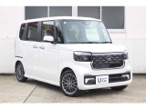 当社元試乗車のN-BOXカスタムが入庫しました!ターボも付きながら人気のオプションも多数装備!大変お買い得です!ぜひこの機会にN-BOXをいかがでしょうか!皆様のお問合せ・ご来店心よりお待ちしております。