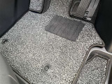 運転席フロアマットもきれいな状態です