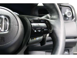 Hondaセンシングの機能のひとつ、アダプティブクルーズコントロール付!アクセルから足を離しても設定したスピードと前車との車間を保ち走行してくれます!車線維持もアシスト☆高速道路で疲労軽減ですね☆
