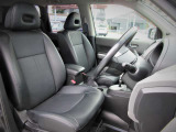 落ち着いた印象のブラック系インテリア。