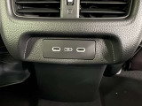 充電用USBチャージャーも付いております。