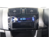 ケンウッド U383 は、シンプルで扱いやすい 1DIN CDレシーバー。必要な機能をしっかり押さえつつ、使い勝手の良さを重視したモデルです。※本製品は純正オプションではないため、保証対象外です。