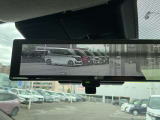 【インテリジェントルームミラー】バックドアについてますカメラと連動して、後方の映像がルームミラーに映ります。