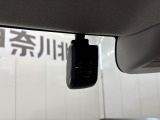 純正のドライブレコーダーを装備!!万が一の時にはしっかりと映像が残ります!煽り運転や事故が多いこのご時世。安心の為には着いていて欲しいオプション装備ですね♪
