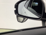【サイドアンダーミラー】助手席側ドアミラーの下部についております。停車時・発進時などに車両左側の死角になった部分を確認するときに役立ちます。