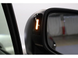 車体後部のセンサーにより、後側方から接近する車を検知する「スバルリヤビークルディテクション」を搭載。