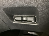ハンドルの左下にETCがついています。高速道路の料金所の通過も楽々です。 カードの取り出しもしやすい場所についています。