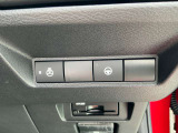 ハンドルヒーターは冬季の運転において、快適性と安全性を両立させた魅力的な機能です!真冬でも、冷たいハンドルで手が凍ってしまい、操作が不安定になることを防ぐことができます!