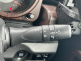 【オートライト(AUTO)】外の明るさをシステムが感知して、自動でヘッドライトが点灯します。ヘッドライトをつけ忘れを防ぐ便利機能です。