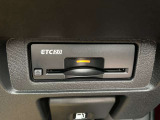 ETC2・0 ナビゲーションと連動モデル。充実したETC機能に加えて、ITSスポットとの高速、大容量、双方向の通信が可能で、次世代の運転支援サービスを受けることができます。