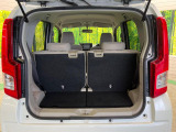 普段のお買い物や通勤、送迎等に十分な荷室スペースを確保しております。セカンドシートを倒すと、大きな荷物の積載も可能です♪