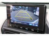 車庫入れ時は、3アングル切替・センサーでドライバーをアシスト!