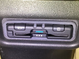 【ETC車載器】カードを挿すだけでゲートをスルー。利用には車両情報を登録する「セットアップ」が別途必要です。