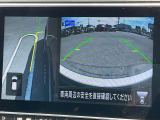 【アラウンドビューモニター】見通しの悪い道や死角部分の確認などにも活用できます。