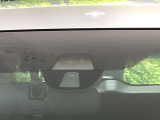 【シティブレーキアクティブシステム】低速走行中に前方の車両等を認識し、衝突しそうな時は警報とブレーキで衝突回避と被害軽減をアシスト。より安全にドライブをお楽しみいただけます。