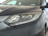LEDヘッドライトは、点灯の瞬間から最大光量を発揮し、突然暗くなるトンネルなどでの安定感を高めます。