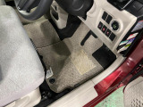 嬉しい純正フロアマット付き♪ 状態も良好です(^^♪