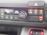 オートエアコンの写真です。運転席にはシートヒーターが付いています。