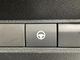 【ハンドル支援】左右のレーンマーカーを検出し、車線中央付近を走行するようにステアリングを制御し、運転者のハンドル操作を支援します。機能には限界があるためご注意ください。