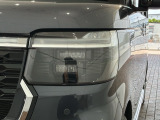 LEDヘッドライトは、点灯の瞬間から最大光量を発揮し、突然暗くなるトンネルなどでの安定感を高めます。