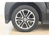 純正なので車に似合うデザインになっていますね。スタッドレスタイヤもご相談下さい。