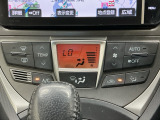 オートエアコン付きです!お好みの温度をセットするだけでエアコンの風量などを自動でコントロール。快適な車内でお過ごしいただけます。
