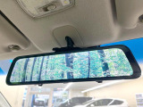 【カラーヘッドアップディスプレイ】現在の速度や走行情報をデジタル表示で運転席前方のガラスに投影!カラー付きで視認性も高く、運転中目線をずらさず必要な情報を確認できるのでとっても便利で安心!
