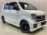 指定工場併設で末永く品質を保ちます。12ヶ月点検や車検はもちろんのこと、国家資格整備士によるお車のアドバイスも致します。