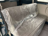 居心地の良い後席空間が乗員に深いくつろぎをもたらします。