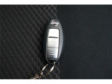 いまや必須のスマートキーも装備!施錠、解錠、エンジンスタートも身につけているだけで可能です!