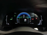視認性に優れたメーターデザインで、運転中の情報確認がとてもスムーズです