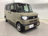 180cm近い車高と、センターレイアウト燃料タンクの低床フロアで、軽自動車とは思えない車内空間を実現しています。