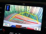 【バックカメラ】駐車時に後方がリアルタイム映像で確認できます。大型商業施設や立体駐車場での駐車時や、夜間のバック時に大活躍!運転スキルに関わらず、今や必須となった装備のひとつです!