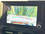 【バックカメラ】駐車時に後方がリアルタイム映像で確認できます。大型商業施設や立体駐車場での駐車時や、夜間のバック時に大活躍!運転スキルに関わらず、今や必須となった装備のひとつです!