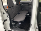 乗車人数や荷物の量、車内での過ごし方に合わせて、シートのレイアウトを変更できます。