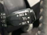 【クルーズコントロール】高速道路もラクラク走行。アクセルを離しても一定速度で走行ができ、長距離運転時の負担を軽減!加速・減速も簡単なスイッチ操作で調整できます。