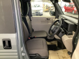 フィット性も良く、楽な運転姿勢を保てます。