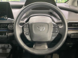 【純正革巻きステアリング】上質な革を使用することで、手にしっかり馴染みとても運転しやすいハンドルです♪