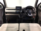 【前方視界】開放的な前方視界!運転がしやすく疲れにくいです♪窓が大きく、見通しがとっても良いおクルマですよ♪