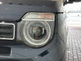 LEDヘッドライトは、点灯の瞬間から最大光量を発揮し、突然暗くなるトンネルなどでの安定感を高めます。