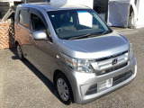 自社整備工場で点検整備をおこなってからお渡ししています。車検が残っている場合は『12ヶ月点検整備』を、車検整備付きの場合は『車検整備』をおこないます。整備費用は車両本体価格に含まれています。