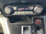フルオートエアコン 温度設定をすれば自宅のエアコンのように車内の温度をコントロール