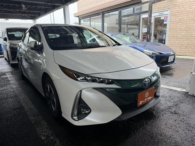 トヨタ プリウスPHV 